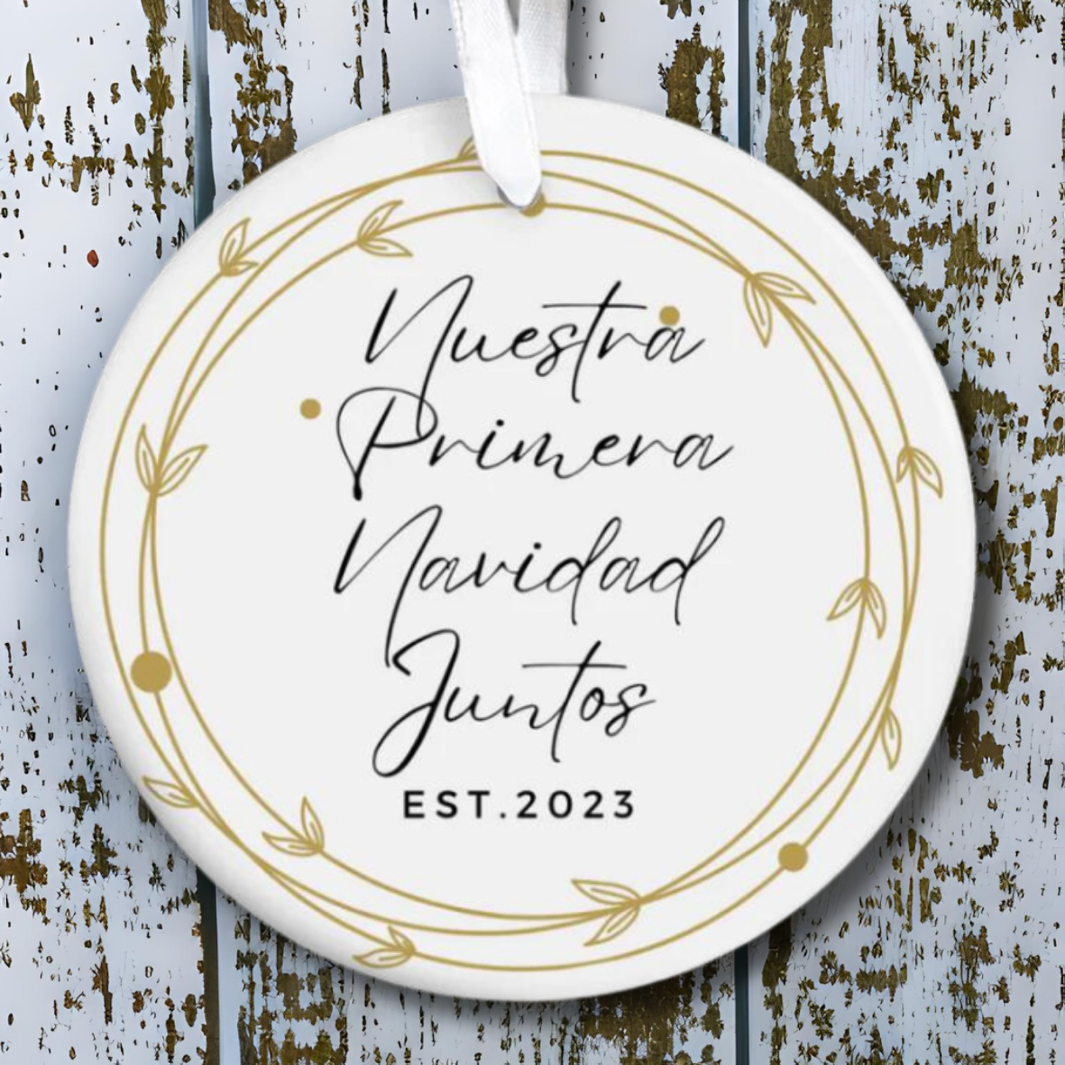 Nuestra Primera Navidad Juntos Gold/White Circle Christmas Ornaments